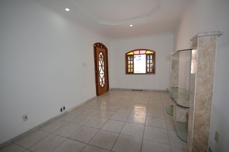 Casa para alugar com 280m², 4 quartos e 5 vagasSala