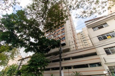 Apartamento à venda com 96m², 2 quartos e 1 vaga Apartamento à venda com 96m², 2 quartos e 1 vagaFachada