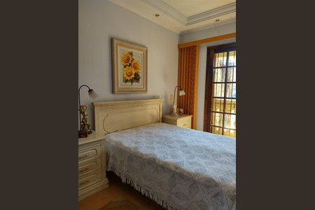 Casa à venda com 4 quartos, 200m² em Parque Tomas Saraiva, São Paulo