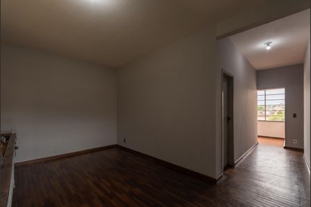 Sala de casa à venda com 3 quartos, 360m² em Itatiaia, Belo Horizonte