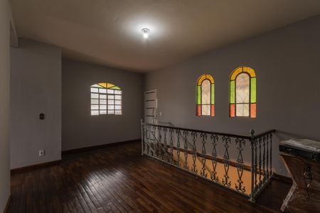 Sala de casa à venda com 3 quartos, 360m² em Itatiaia, Belo Horizonte