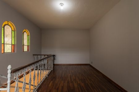 Sala de casa à venda com 3 quartos, 360m² em Itatiaia, Belo Horizonte