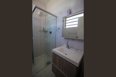 Casa à venda com 181m², 2 quartos e 2 vagasBanheiro do Quarto 2