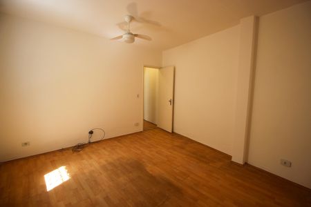 Casa à venda com 181m², 2 quartos e 2 vagasEdícula - Quarto