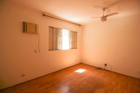 Casa à venda com 181m², 2 quartos e 2 vagasEdícula - Quarto