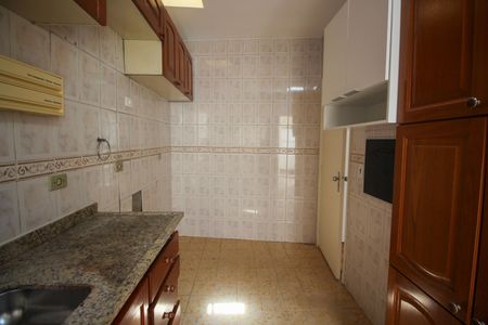 Casa à venda com 181m², 2 quartos e 2 vagasEdícula - Cozinha