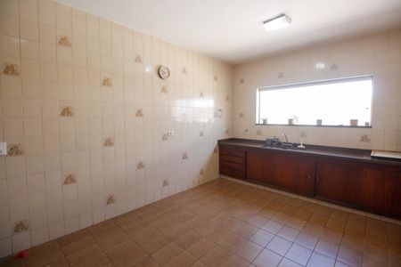 Casa à venda com 181m², 2 quartos e 2 vagasCozinha