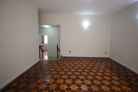 Casa à venda com 181m², 2 quartos e 2 vagasSala