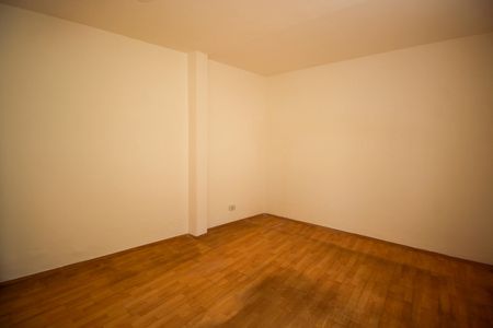 Casa à venda com 181m², 2 quartos e 2 vagasEdícula - sala