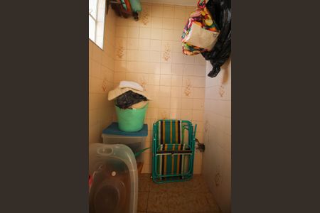 Casa à venda com 181m², 2 quartos e 2 vagasBanheiro de serviço