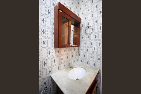 Casa à venda com 181m², 2 quartos e 2 vagasEdícula - Banheiro