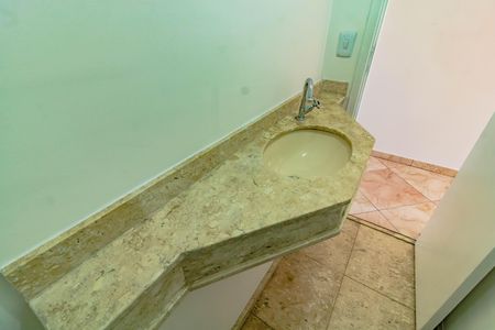 Lavabo de apartamento para alugar com 4 quartos, 93m² em Parque Imperial, São Paulo