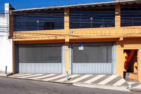 Casa à venda com 320m², 4 quartos e 3 vagasFachada