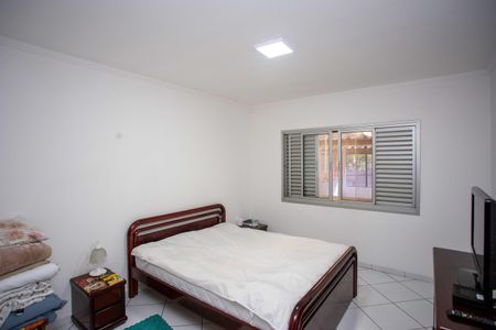 Casa à venda com 320m², 4 quartos e 3 vagasSuíte