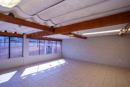 Casa à venda com 320m², 4 quartos e 3 vagasVaranda