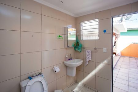 Casa à venda com 320m², 4 quartos e 3 vagasBanheiro de Serviço