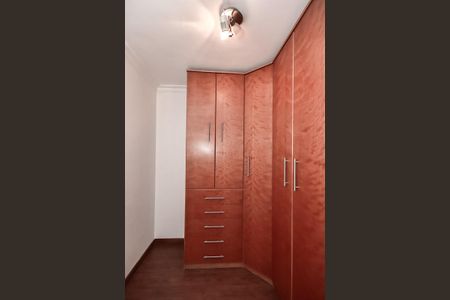 Casa de condomínio para alugar com 300m², 4 quartos e 5 vagasArmário da Suíte 3