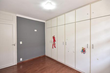 Casa de condomínio para alugar com 300m², 4 quartos e 5 vagasQuarto