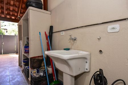 Casa de condomínio para alugar com 300m², 4 quartos e 5 vagasÁrea de Serviço