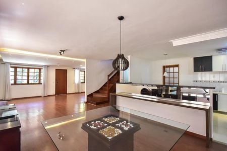 Sala de casa de condomínio para alugar com 4 quartos, 300m² em Chácara Nossa Senhora do Bom Conselho, São Paulo