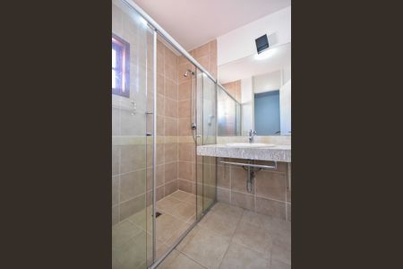 Casa de condomínio para alugar com 300m², 4 quartos e 5 vagasBanheiro da Suíte 2