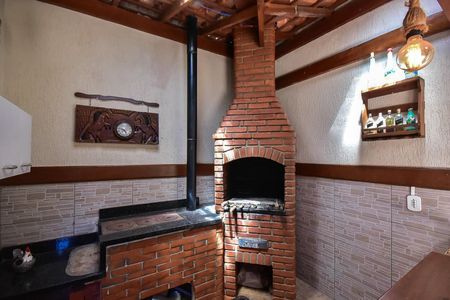 Casa de condomínio para alugar com 300m², 4 quartos e 5 vagasChurrasqueira