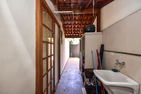 Casa de condomínio para alugar com 300m², 4 quartos e 5 vagasÁrea de Serviço