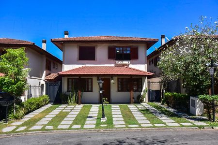 Casa de condomínio para alugar com 300m², 4 quartos e 5 vagasFachada