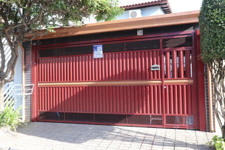 Casa à venda com 260m², 4 quartos e 2 vagasFachada