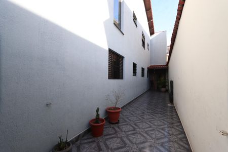 Casa à venda com 260m², 4 quartos e 2 vagasCorredor Lateral