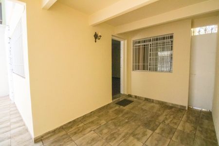 Casa à venda com 144m², 4 quartos e 2 vagas Casa à venda com 144m², 4 quartos e 2 vagasGaragem