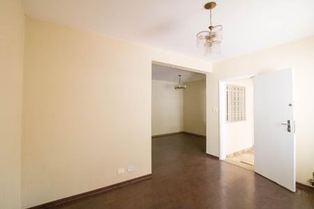 Casa à venda com 144m², 4 quartos e 2 vagas Casa à venda com 144m², 4 quartos e 2 vagasSala