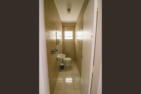 Casa à venda com 144m², 4 quartos e 2 vagas Casa à venda com 144m², 4 quartos e 2 vagasBanheiro 1