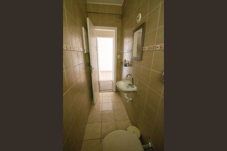 Casa à venda com 144m², 4 quartos e 2 vagas Casa à venda com 144m², 4 quartos e 2 vagasBanheiro 1