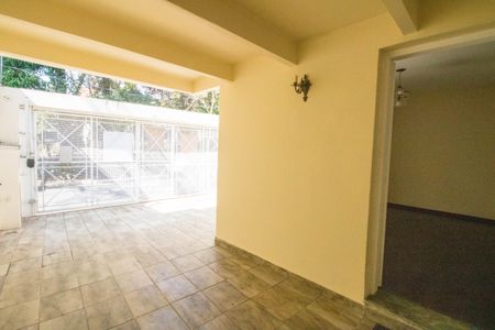 Casa à venda com 144m², 4 quartos e 2 vagas Casa à venda com 144m², 4 quartos e 2 vagasGaragem