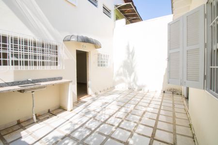 Casa à venda com 144m², 4 quartos e 2 vagas Casa à venda com 144m², 4 quartos e 2 vagasQuintal