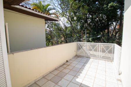 Casa à venda com 144m², 4 quartos e 2 vagas Casa à venda com 144m², 4 quartos e 2 vagasVaranda