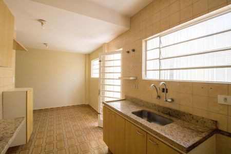 Casa à venda com 144m², 4 quartos e 2 vagas Casa à venda com 144m², 4 quartos e 2 vagasCozinha