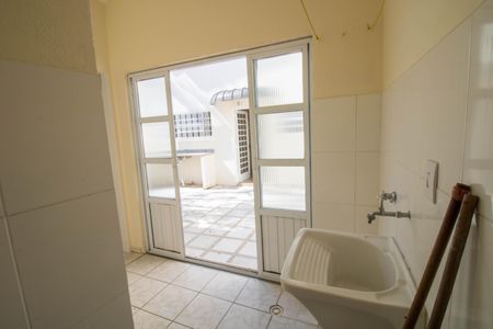 Casa à venda com 144m², 4 quartos e 2 vagas Casa à venda com 144m², 4 quartos e 2 vagasÁrea de Serviço