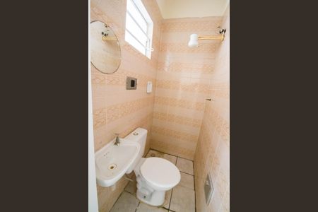 Casa à venda com 144m², 4 quartos e 2 vagas Casa à venda com 144m², 4 quartos e 2 vagasBanheiro de serviço