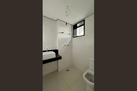 Apartamento à venda com 67m², 2 quartos e 2 vagas Apartamento à venda com 67m², 2 quartos e 2 vagasBanheiro