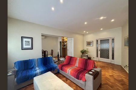 Apartamento à venda com 130m², 3 quartos e 1 vaga Apartamento à venda com 130m², 3 quartos e 1 vagaSala