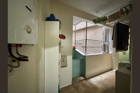 Apartamento à venda com 130m², 3 quartos e 1 vaga Apartamento à venda com 130m², 3 quartos e 1 vagaÁrea de serviço