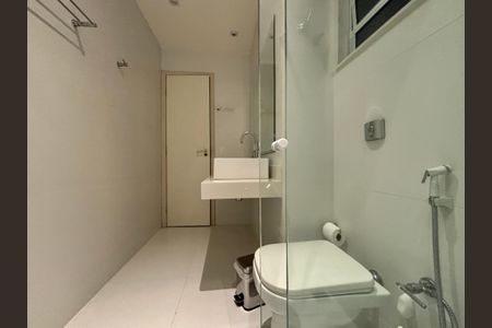 Apartamento à venda com 130m², 3 quartos e 1 vaga Apartamento à venda com 130m², 3 quartos e 1 vagaBanheiro Social