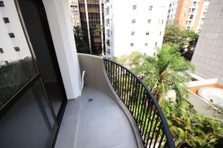 Apartamento à venda com 74m², 1 quarto e 1 vaga