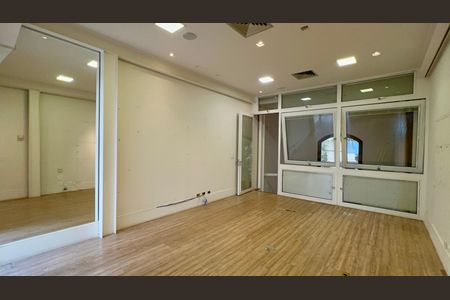 Casa à venda com 120m², 1 quarto e 1 vaga Casa à venda com 120m², 1 quarto e 1 vagaSuite