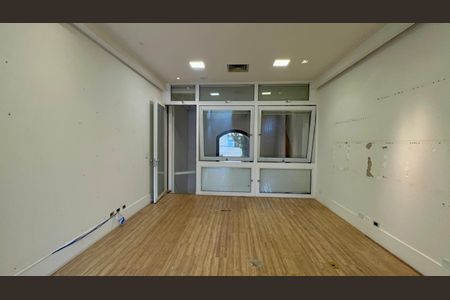 Casa à venda com 120m², 1 quarto e 1 vaga Casa à venda com 120m², 1 quarto e 1 vagaSuite