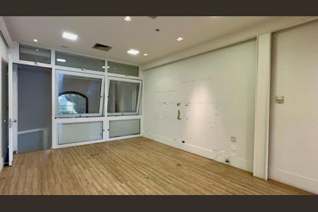 Casa à venda com 120m², 1 quarto e 1 vaga Casa à venda com 120m², 1 quarto e 1 vagaSuite