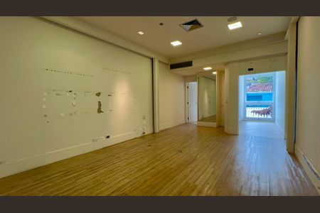 Casa à venda com 120m², 1 quarto e 1 vaga Casa à venda com 120m², 1 quarto e 1 vagaSuite