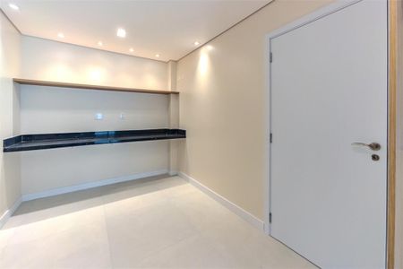 Apartamento à venda com 223m², 3 quartos e 3 vagas